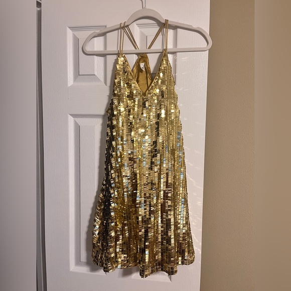 Gold sequin shift dress - Picture 2 of 3